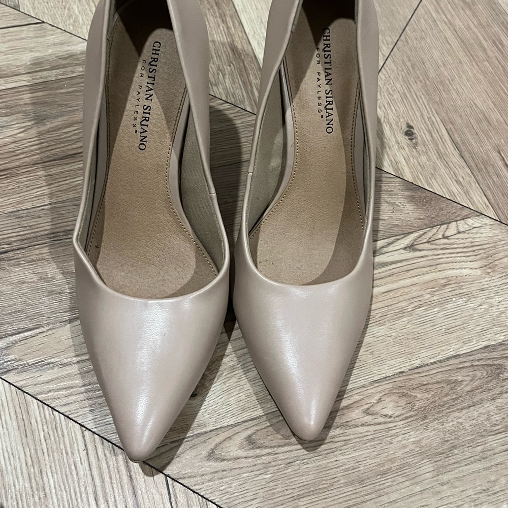 Nude heel